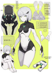  1girl absurdres android barefoot battery_indicator black_gloves bone border breasts commentary_request fingerless_gloves gloves green_background green_eyes grey_hair hair_ornament highres lan_mao_akko light_smile navel original red_eyes short_hair simple_background sitting small_breasts solo spine translation_request white_border x-ray 