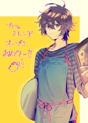  1boy :&gt; ahoge apron bishounen brown_hair coffee_cup commentary_request cowboy_shot cup denim disposable_cup granblue_fantasy hair_between_eyes halftone holding holding_menu holding_tray looking_at_viewer male_focus masakane menu messy_hair outline red_eyes sandalphon_(granblue_fantasy) sandalphon_(server_of_a_sublime_brew)_(granblue_fantasy) shirt short_hair smile solo_focus striped_clothes striped_shirt translation_request tray vertical-striped_clothes vertical-striped_shirt yellow_background 