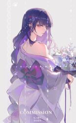  1girl back back_bow bare_shoulders blunt_bangs bouquet bow braid chinese_commentary commentary_request commission flower genshin_impact grey_background hair_ornament highres holding holding_bouquet japanese_clothes long_hair looking_at_viewer looking_back mitsudomoe_(shape) mole mole_under_eye off_shoulder purple_eyes purple_hair raiden_shogun simple_background single_braid solo tomoe_(symbol) yutou_(yutou75) 