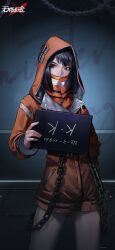  1girl absurdres against_wall black_hair chain character_name copyright_name covered_mouth cowboy_shot hand_up highres holding holding_sign hood hood_up hooded_jumpsuit indoors jumpsuit k.k._(path_to_nowhere) logo long_sleeves looking_at_viewer medium_hair mugshot official_art official_wallpaper orange_jumpsuit orange_shirt path_to_nowhere prison_clothes shirt short_jumpsuit sign solo turtleneck_shirt wristlet 