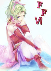  1990s_(style) 1girl blue_eyes bow breasts cape copyright_name dissidia_final_fantasy final_fantasy final_fantasy_vi full_body green_hair hair_bow highres jewelry knife pantyhose print_pantyhose retro_artstyle sawa_nao simple_background smile solo sword tina_branford water weapon 
