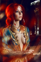 1girl blue_eyes blurry book braid breasts center_opening circlet cosplay costume depth_of_field dress eyeliner eyeshadow freckles helly_von_valentine_(disharmonica) highres indoors jewelry long_hair looking_afar makeup medium_breasts necklace no_bra parted_lips pendant photo_(medium) red_hair robe side_braids solo the_witcher_(series) triss_merigold triss_merigold_(cosplay) upper_body rating:Sensitive score:49 user:surveyork