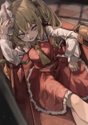  1girl absurdres ascot blonde_hair commentary_request crossed_legs crystal_wings fang flandre_scarlet full_body hat highres hisha_(kan_moko) long_sleeves looking_at_viewer mob_cap one_side_up open_mouth red_eyes red_skirt sitting skin_fang skirt solo touhou white_hat yellow_ascot 