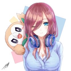  1girl ;) blue_background blue_cardigan blue_eyes breasts brown_background brown_hair cardigan cleavage closed_mouth commentary_request creatures_(company) crossover game_freak gen_7_pokemon go-toubun_no_hanayome headphones headphones_around_neck highres large_breasts long_hair long_hair_between_eyes long_sleeves looking_at_viewer multicolored_background nakano_miku nintendo on_shoulder one_eye_closed pink_background pokemon pokemon_(creature) pokemon_on_shoulder rowlet shirt signature smile solo white_shirt zeni_maru 