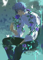 1boy arm_vines black_pants blurry blurry_background blurry_foreground bug butterfly flower fuwa_minato highres holding holding_flower insect leaf long_sleeves looking_down multicolored_hair nijisanji no_aid outdoors pants parted_lips plant purple_flower purple_hair purple_rose rolled_up rose sleeves_rolled_up streaked_hair sweater swing vines virtual_youtuber white_butterfly white_sweater 