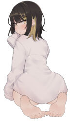  1girl aa211108 ass barefoot black_hair blonde_hair blush feet foreshortening from_behind highres idolmaster idolmaster_shiny_colors ikaruga_luca kneeling looking_at_viewer looking_back multicolored_hair naked_shirt oversized_clothes oversized_shirt shirt simple_background sleeves_past_fingers sleeves_past_wrists soles solo streaked_hair toes white_background white_shirt 