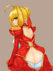  1girl absurdres ahoge ass back blonde_hair breasts butt_crack fate/extra fate/grand_order fate_(series) from_behind green_eyes hair_intakes highres huge_ass large_breasts long_sleeves looking_at_viewer looking_back nero_claudius_(fate) nero_claudius_(fate)_(all) nero_claudius_(fate/extra) panties simple_background smile solo steamingtofu underwear white_panties  rating:Questionable score:41 user:Astrolightning00