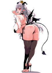 1girl asanagi ass bikini black_horns black_thighhighs breasts crown demon_girl demon_horns demon_tail demon_wings from_behind gloves grey_hair high_heels highres horns huge_breasts looking_at_viewer looking_back open_mouth original pointy_ears red_eyes side-tie_bikini_bottom simple_background skindentation smile solo swimsuit tail thighhighs toeless_legwear tongue white_background wings rating:Questionable score:185 user:DarkToonLink