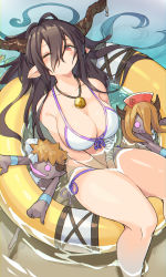 1girl absurdres antenna_hair bandaged_arm bandages bikini black_hair breasts closed_mouth collarbone danua doll draph granblue_fantasy hair_between_eyes highres horns jewelry kanase_(mcbrwn18) large_breasts long_hair necklace one_eye_closed partially_submerged pointy_ears red_eyes side-tie_bikini_bottom solo swimsuit water white_bikini rating:Sensitive score:9 user:danbooru