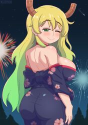  1girl ass back bare_shoulders bareback black_kimono blonde_hair bluefrok blush breasts cleavage female_focus fireworks green_eyes green_hair horns japanese_clothes kimono kobayashi-san_chi_no_maidragon large_breasts looking_at_viewer looking_back lucoa_(maidragon) night one_eye_closed outdoors shiny_skin sideboob sky smile solo standing unusually_open_eyes wink 