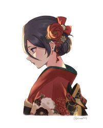  1girl alternate_costume alternate_hairstyle black_hair bleach bow closed_mouth commentary cropped_torso expressionless floral_print flower from_side hair_between_eyes hair_bow hair_bun hair_ornament highres japanese_clothes kanzashi kimono kuchiki_rukia leaf_hair_ornament looking_down print_kimono profile purple_eyes red_bow red_flower red_kimono red_lips rinner373 short_eyebrows short_hair simple_background single_hair_bun solo tsurime twitter_username upper_body white_background yellow_flower 