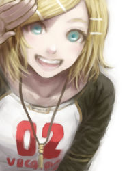  1girl aqua_eyes blonde_hair casual clothes_writing female_focus gradient_background hair_ornament hairclip jewelry kagamine_rin necklace open_mouth raglan_sleeves short_hair sk_hand smile solo upper_body vocaloid white_background 