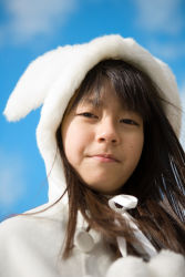  asian female_focus hood photo_(medium) tagme  rating:General score:5 user:bruceleelx