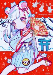 1girl animal animal_ears animal_on_head asymmetrical_bangs blue_eyes blue_kimono branch chinese_zodiac closed_mouth earrings folding_fan foot_out_of_frame hand_fan hand_up happy_new_year highres holding holding_fan japanese_clothes jewelry kiato kimono kouhaku_nawa long_hair long_sleeves looking_at_viewer mouse_(animal) mouse_ears new_year on_head original paper_doll red_background rope shide shimenawa snow solo standing standing_on_one_leg star_(symbol) torii white_hair wide_sleeves year_of_the_rat