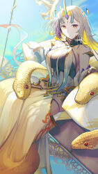  1girl bare_shoulders blonde_hair breasts closed_mouth commentary_request facial_mark fire_emblem fire_emblem_heroes grey_hair gullveig_(fire_emblem) gullveig_(seer_beyond_time)_(fire_emblem) highres horns ikura_(downdexp) large_breasts looking_at_viewer multicolored_hair nintendo official_alternate_costume orange_eyes purple_hair signature single_horn snake_hair solo 