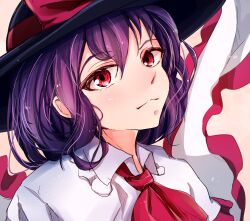  1girl absurdres ascot black_hat closed_mouth commentary_request frilled_shawl frills hat highres looking_at_viewer nagae_iku pink_background purple_hair red_ascot red_eyes ryuukiyu shawl short_hair simple_background solo touhou upper_body 