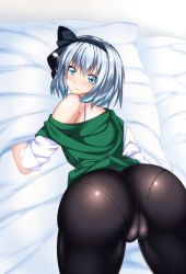 1girl all_fours aqua_eyes ass bare_shoulders bed bed_sheet bedroom bent_over bike_shorts blush bow bra bra_slip cameltoe curvy female_focus from_behind green_skirt hairband headband highres hip_focus huge_ass konpaku_youmu looking_at_viewer looking_back lying pillow shiny_clothes short_hair silver_hair skirt skirt_flip smile solo thick_thighs thighs top-down_bottom-up tora_(mokotiger) toraoto touhou underwear wide_hips rating:Sensitive score:30 user:armorcrystal
