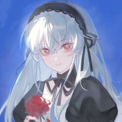  1girl black_hairband blue_background blue_pupils bright_pupils detached_collar expressionless flower hairband highres holding holding_flower lace-trimmed_hairband lace_trim long_hair looking_at_viewer neck_ribbon portrait puffy_sleeves red_eyes red_flower red_rose ribbon rose rozen_maiden simple_background solo suigintou white_hair yutsuki_(pixiv4894196) 