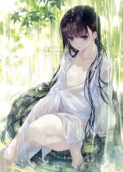  1girl backlighting banned_artist bare_legs barefoot bathrobe black_hair blue_eyes blunt_bangs blush collarbone commentary_request day flat_chest knee_up kyara36 long_hair long_sleeves looking_at_viewer original outdoors parted_lips rock sitting smile soaking_feet solo very_long_hair water 