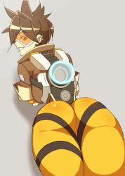 1girl all_fours animated animated_gif ass ass_shake belt bodysuit bomber_jacket bouncing_breasts breasts brown_hair crossed_arms earrings goggles grin huge_ass jacket jewelry jiggle looking_at_viewer looking_back medium_breasts nisego overwatch overwatch_1 pants short_hair skin_tight smile solo thighs tight_clothes tight_pants tracer_(overwatch) rating:Questionable score:401 user:danbooru