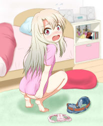 1girl aphex_twin ass bedroom blush bottomless covering_privates eleg98 fate/kaleid_liner_prisma_illya fate_(series) female_focus highres illyasviel_von_einzbern loli naked_shirt open_mouth panties pink_panties red_eyes shirt shirt_tug type-moon underwear when_you_see_it rating:Questionable score:187 user:tyrone101