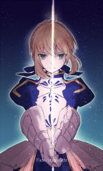  1girl ahoge armor armored_dress artoria_pendragon_(all) artoria_pendragon_(fate) blonde_hair blue_dress dress fate/stay_night fate_(series) gauntlets green_eyes invisible_air_(fate) juliet_sleeves long_sleeves looking_at_viewer puffy_sleeves ro96cu saber_(fate) serious solo straight-on upper_body 