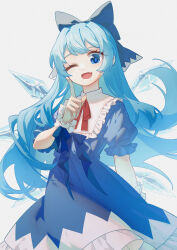  1girl ;d absurdres alternate_hair_length alternate_hairstyle blue_bow blue_dress blue_eyes blue_ribbon bow cirno commentary_request cowboy_shot dress fang grey_background hair_bow hand_up highres ice ice_wings index_finger_raised jiege long_hair looking_at_viewer neck_ribbon one_eye_closed open_mouth puffy_short_sleeves puffy_sleeves red_ribbon ribbon short_sleeves simple_background skin_fang smile solo touhou very_long_hair wings wrist_cuffs 