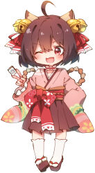  1girl :d absurdres ahoge animal_ears bell blush brown_footwear brown_hair brown_skirt cat_ears cat_girl choker commentary_request fang flat_chest full_body hair_bell hair_between_eyes hair_ornament hair_ribbon highres holding holding_mahjong_tile ichihime japanese_clothes jingle_bell kimono looking_at_viewer mahjong mahjong_soul mahjong_tile medium_bangs nyaa_(nnekoron) okobo one_eye_closed open_mouth pink_kimono pleated_skirt red_eyes red_ribbon ribbon sandals short_hair simple_background skin_fang skirt smile socks solo standing tabi v white_background white_socks 