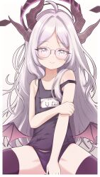  1girl bat_wings bespectacled black_halo black_horns black_one-piece_swimsuit blue_archive closed_mouth glasses gradient_background grey_background grey_hair halo highres hina_(blue_archive) hina_(swimsuit)_(blue_archive) horns long_hair looking_at_viewer low_wings off_shoulder official_alternate_costume old_school_swimsuit one-piece_swimsuit pettan_(zeez4743) school_swimsuit simple_background smile solo swimsuit thighhighs white_background wings 