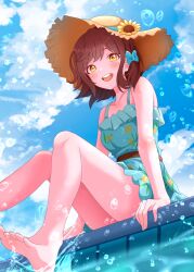 1girl absurdres aqua_dress bare_legs barefoot blush bow brown_hair collarbone dress floral_print foot_out_of_frame hair_bow hat highres idolmaster idolmaster_million_live! kasuga_mirai looking_at_viewer outdoors poolside raby_vivid sitting sleeveless sleeveless_dress smile soles solo straw_hat teeth toes upper_teeth_only 