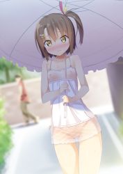  1girl appli-chan blush breasts brown_hair collarbone covered_erect_nipples cowboy_shot embarrassed exhibitionism female_focus flat_chest hair_ornament hairclip kazuma_(kazumav) looking_at_viewer nipples no_panties parasol public_indecency public_nudity see-through short_hair side_ponytail solo thigh_gap umbrella visual_arts_market yellow_eyes  rating:Questionable score:147 user:danbooru