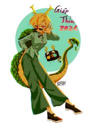  1girl 2024 artist_name black_footwear blonde_hair bow bowtie chinese_zodiac dragon_girl dragon_horns dragon_tail full_body glasses green_pants green_scales green_shirt happy_new_year highres horns jewelry kicchou_yachie kimon_102 long_sleeves looking_at_viewer necklace new_year pants puffy_long_sleeves puffy_pants puffy_sleeves red_eyes scales shirt short_hair smile solo tail touhou turtle_shell year_of_the_dragon 