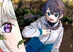  2girls black_shirt blue_eyes blue_hair blue_jacket commentary_request dark_blue_hair different_reflection dollchestra eye_reflection falling_leaves forest grey_hair hand_on_own_chest highres hood hooded_jacket jacket kirikirimai_(kkm) leaf link!_like!_love_live! long_hair looking_at_viewer love_live! low_twintails multicolored_clothes multicolored_hair multicolored_jacket multiple_girls murano_sayaka nature official_alternate_costume red_eyes red_hair reflection shirt streaked_hair teeth twintails two-tone_jacket v-shaped_eyebrows virtual_youtuber white_jacket yugiri_tsuzuri 