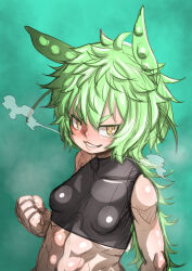  1girl abs alternate_costume bare_shoulders black_sports_bra blue_background blush breasts clenched_hand commentary_request green_hair hair_between_eyes highres kuro_kuroku long_hair looking_at_viewer medium_bangs messy_hair pea_pod small_breasts smile solo sports_bra upper_body v-shaped_eyebrows voiceroid voicevox yellow_eyes zundamon 