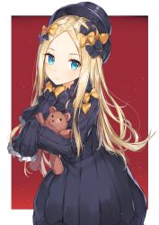  1girl abigail_williams_(fate) absurdres black_bow black_dress black_hat blonde_hair blue_eyes bow bug butterfly closed_mouth commentary_request dress fate/grand_order fate_(series) forehead hair_bow hat highres hugging_object insect long_hair long_sleeves looking_at_viewer orange_bow parted_bangs red_background rikoma sleeves_past_fingers sleeves_past_wrists solo stuffed_animal stuffed_toy teddy_bear two-tone_background very_long_hair white_background  rating:Sensitive score:1 user:caiomorino