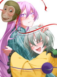  2girls closed_eyes commentary_request green_hair hand_on_another&#039;s_head hata_no_kokoro highres hug jun_jun_0319 komeiji_koishi long_hair long_sleeves looking_at_viewer mask multiple_girls pink_hair simple_background touhou twitter_username upper_body white_background 