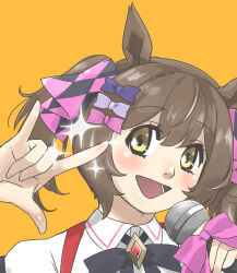  1girl :d \m/ absurdres animal_ears black_bow black_bowtie bow bowtie brown_hair hair_bow hair_ribbon highres holding holding_microphone horse_ears horse_girl kopperion looking_at_viewer macross macross_frontier microphone multiple_hair_bows open_mouth orange_background parody pink_bow purple_bow ribbon seikan_hikou simple_background smart_falcon_(umamusume) smile style_parody twintails umamusume yellow_bow yellow_eyes 