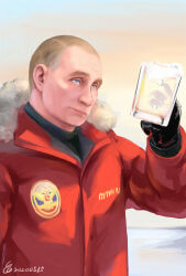  1boy alcohol artist_name beer beer_mug black_gloves blue_eyes chinese_commentary closed_mouth commentary cup dated ephemedic gloves highres holding jacket male_focus mixed-language_commentary mug real_life red_jacket russia russian_commentary russian_text short_hair signature solo translated upper_body vladimir_putin 