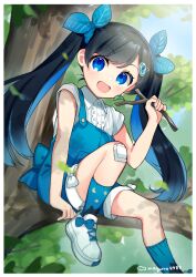  1girl aged_down binchou_maguro black_hair blue_bow blue_eyes blue_hair blue_overalls blue_socks border bow branch buttons cevio collared_shirt day foot_out_of_frame footwear_bow futaba_minato gauze gauze_on_knee hair_ornament hand_up highres holding holding_branch leaf_hair_ornament long_hair looking_at_viewer multicolored_hair on_tree open_mouth outdoors overall_shorts overalls puffy_short_sleeves puffy_sleeves shirt shoes short_sleeves sitting smile socks solo streaked_hair swept_bangs twintails twitter_username white_border white_footwear white_shirt 