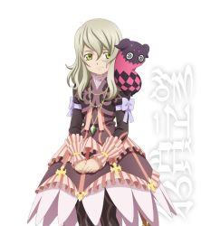 1girl blonde_hair bow cropped_jacket doll dress elize_lutus frills green_eyes jewelry pendant purple_dress ribbon short_hair smile tales_of_(series) tales_of_xillia teepo_(tales) transparent_background v_arms white_background rating:Sensitive score:9 user:danbooru