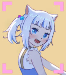  1girl :d animal_ears blue_eyes blunt_bangs cat_ears cube_hair_ornament from_side gawr_gura gawr_gura_(casual) hair_ornament hololive hololive_english light_blush looking_at_viewer multicolored_hair official_alternate_costume open_mouth sharp_teeth short_hair side_ponytail sidelocks smile somupa streaked_hair teeth upper_body upper_teeth_only virtual_youtuber white_hair 