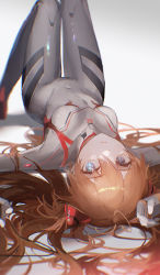 1girl absurdres arms_up blue_eyes bodysuit breasts breasts_apart brown_hair closed_mouth covered_navel evangelion:_3.0+1.0_thrice_upon_a_time expressionless gradient_background grey_background grey_bodysuit hair_ornament highres huge_filesize knees_up long_hair looking_at_viewer lying medium_breasts neon_genesis_evangelion no_eyepatch on_back oyuyu plugsuit rebuild_of_evangelion shiny_clothes simple_background solo souryuu_asuka_langley thigh_gap twintails very_long_hair white_background rating:Sensitive score:28 user:danbooru
