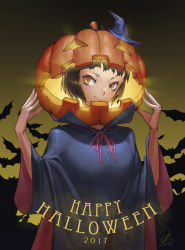 &gt;:) 1girl 2017 bat_(animal) black_light blue_hat blush brown_hair cloak closed_mouth glowing gradient_background halloween happy_halloween hat jack-o&#039;-lantern lips long_sleeves looking_at_viewer mini_hat mini_witch_hat original pink_ribbon pumpkin ribbon short_hair signature smile solo upper_body v-shaped_eyebrows wide_sleeves witch witch_hat yellow_eyes