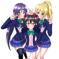 3girls absurdres ayase_eli black_hair blonde_hair blue_eyes blush bow breast_envy breasts closed_mouth face_to_breasts flat_chest frown girl_sandwich green_eyes grin hair_bow hair_ornament hair_scrunchie highres large_breasts love_live! love_live!_school_idol_project marurumadoka multiple_girls nico_nico_nii otonokizaka_school_uniform parted_lips ponytail purple_hair red_bow red_eyes sandwiched school_uniform scrunchie simple_background skirt smile standing teeth tojo_nozomi twintails white_background yazawa_nico