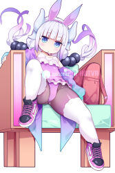  1girl alternate_costume animal_ears backpack bag blue_eyes brown_pantyhose closed_mouth commentary commentary_request dragon_girl dragon_horns english_commentary fake_animal_ears highres horns hot_vr kanna_kamui kobayashi-san_chi_no_maidragon leotard long_hair looking_at_viewer low_twintails on_chair pantyhose pink_leotard pixiv_username playboy_bunny rabbit_ears randoseru shoes simple_background sitting sneakers solo subscribestar_username thighhighs twintails white_background white_thighhighs  rating:Sensitive score:64 user:danbooru