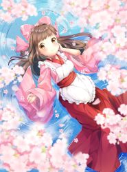 Rule 34 | 1girl, bow, brown hair, cherry blossoms, day, flower, hand on own cheek, hand on own face, hand up, highres, japanese clothes, kimono, long hair, lying, on back, original, outdoors, pink bow, ripples, smile, solo, torokeru none, wide sleeves