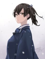 Rule 34 | 1girl, blue coat, blue ribbon, brown eyes, brown hair, closed mouth, coat, dated, expressionless, hair ribbon, kaga (kancolle), kantai collection, long hair, looking at viewer, one-hour drawing challenge, ribbon, rokuwata tomoe, side ponytail, sidelocks, signature, simple background, snow, snowing, solo, twitter username