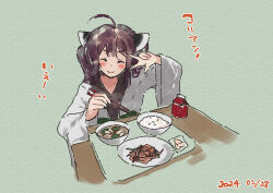 Rule 34 | &gt;:), 1girl, ahoge, arm up, blush, brown hair, chair, chopsticks, closed eyes, closed mouth, dated, facing viewer, food, food request, green background, headgear, holding, holding chopsticks, japanese clothes, kimono, lamb (hitsujiniku), long sleeves, on chair, simple background, sitting, smile, solo, table, touhoku kiritan, translation request, twintails, upper body, v-shaped eyebrows, v over eye, voiceroid, white kimono, wide sleeves