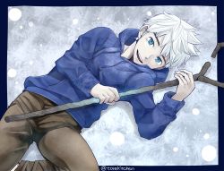 Rule 34 | 1boy, blue border, blue eyes, border, cane, hood, hoodie, jack frost (rise of the guardians), looking at viewer, male focus, pale skin, rise of the guardians, smile, solo, staff, torakichi (ebitendon), twitter username, white hair
