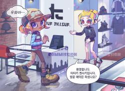 Rule 34 | 2girls, baseball cap, blonde hair, boots, brown footwear, chair, commentary request, cross-laced footwear, earrings, eyebrow cut, fang, hat, highres, indoors, jewelry, korean commentary, korean text, medium hair, multiple girls, nintendo, octoling, octoling girl, octoling player character, open mouth, orange hair, print headwear, purple eyes, red eyes, shopping, short hair, short ponytail, smile, speech bubble, splatoon (series), tentacle hair, thick eyebrows, ufo sw